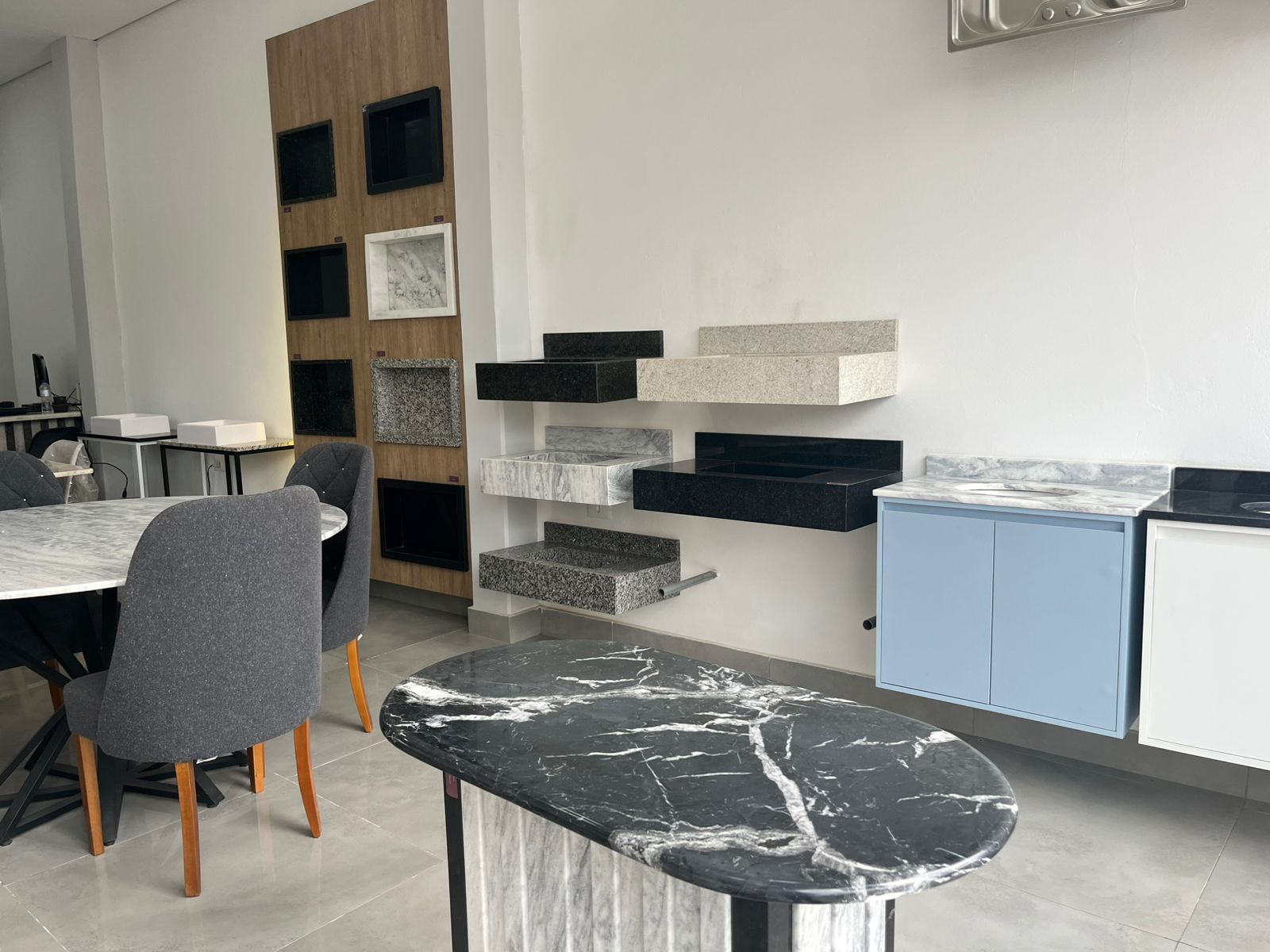 Cozinha de luxo em mármore Carrara
